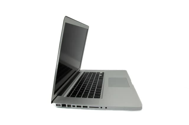 MacBook Pro A1286: Czy warto jest kupić ten kultowy model? Porady MacBook Pro A1286: Czy warto jest kupić ten kultowy model? Porady